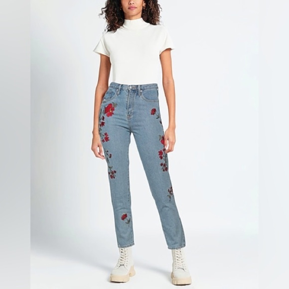 Juicy Couture Floral Embroidered Blue Jeans NWOT​​